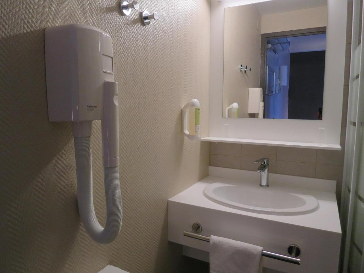 Hotel Wood Inn Bordeaux Aeroport Мериньяк Екстер'єр фото