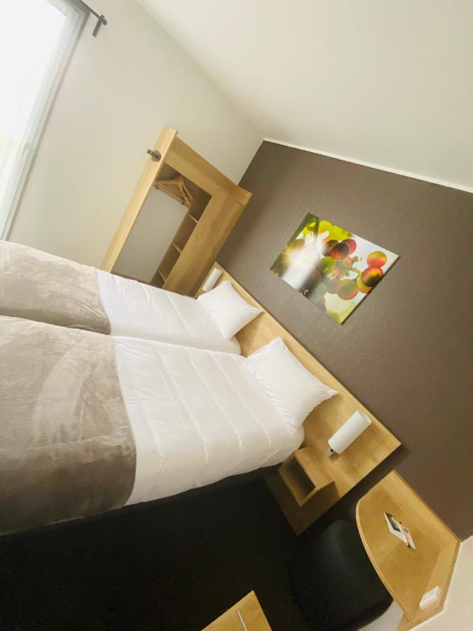 Hotel Wood Inn Bordeaux Aeroport Мериньяк Екстер'єр фото