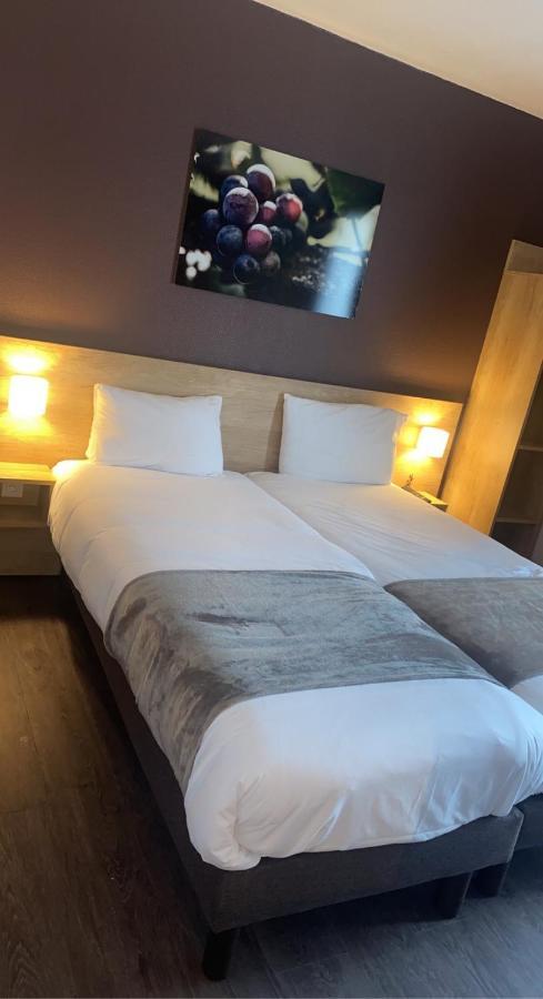 Hotel Wood Inn Bordeaux Aeroport Мериньяк Екстер'єр фото