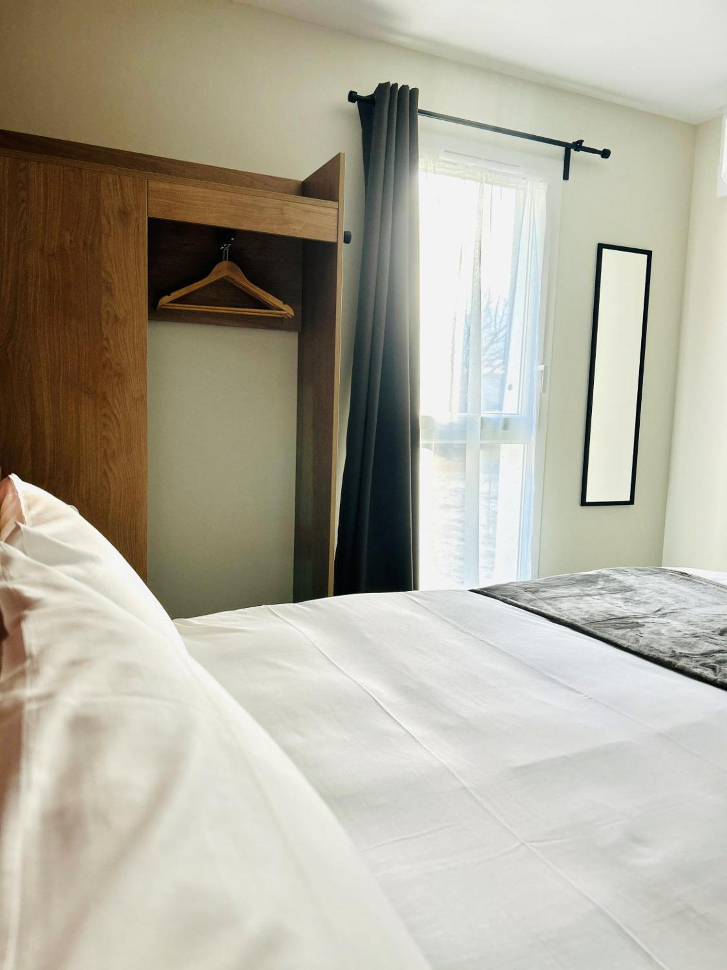 Hotel Wood Inn Bordeaux Aeroport Мериньяк Екстер'єр фото