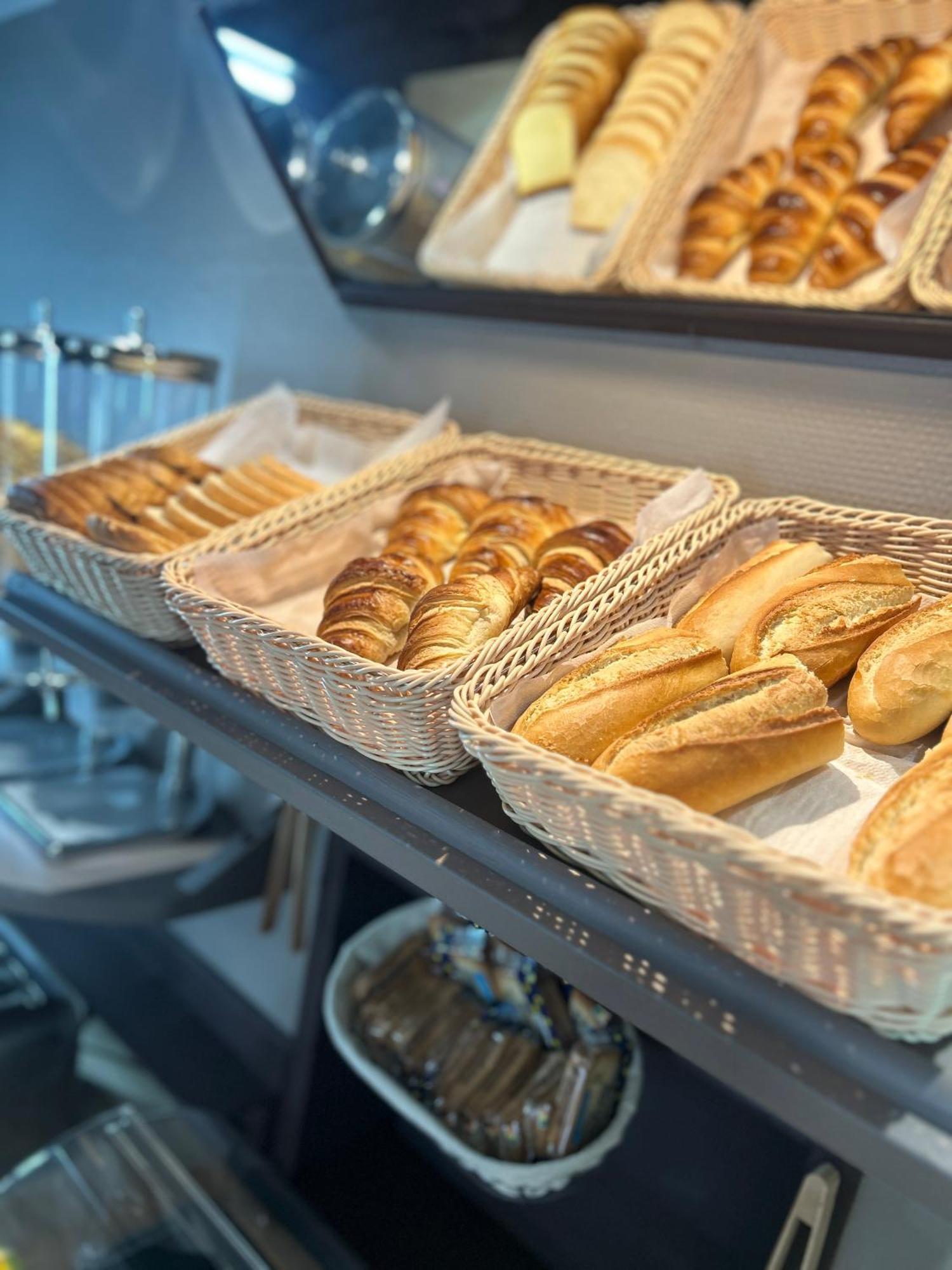 Hotel Wood Inn Bordeaux Aeroport Мериньяк Екстер'єр фото