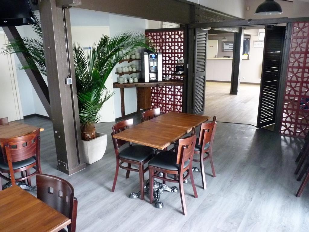 Hotel Wood Inn Bordeaux Aeroport Мериньяк Екстер'єр фото